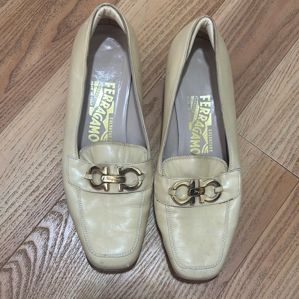 Salvatore Ferragamo Women's Cream Loafers